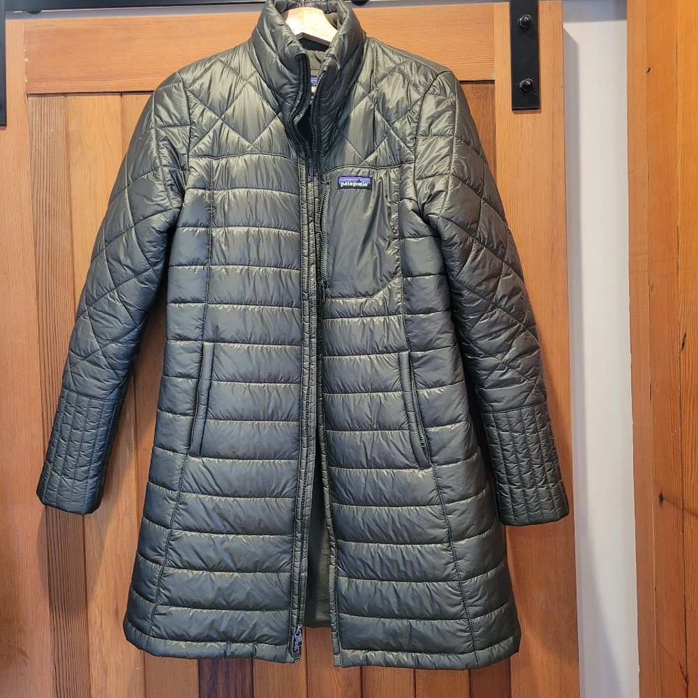 Patagonia green puffer coat